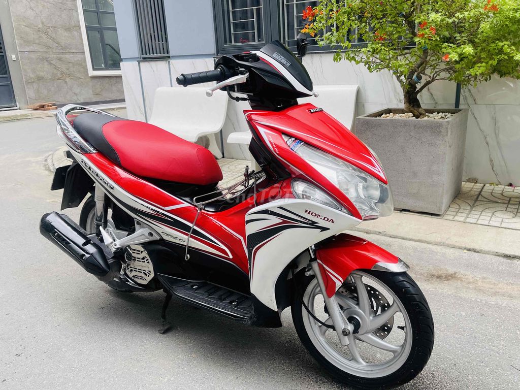 Honda Airblade đk2012 110cc fi hỗ trợ trả góp