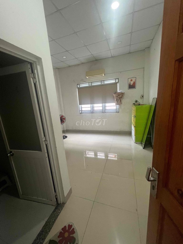 Nhà dư 1 phòng 22m2 gần chợ Tân Hương an ninh yên tĩnh dân trí