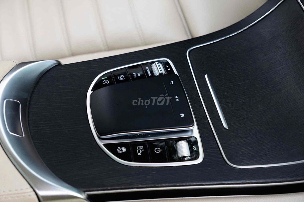 LONG ANH AUTO về Mercedes GLC300 4Matic 2021. Mua bán Ô tô tại Quận 7 Tp Hồ Chí Minh được đăng bởi LongAnh AuTo  hình 17