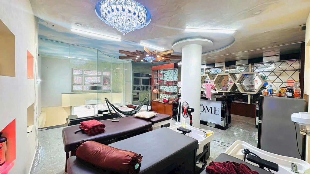 Sang tiệm nail đang kd ổn đường Trần Hưng Đạo