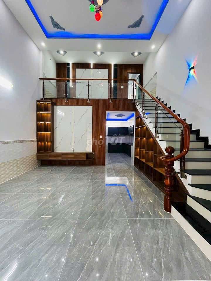 cần bán nhà sổ riêng gần BigC dĩ an