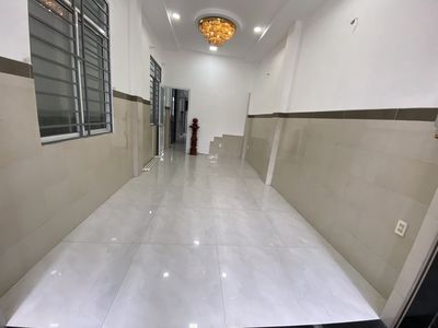 Cho thuê nguyên tầng trệt gồm mặt bằng + 1PN + 1 bếp (HXT)