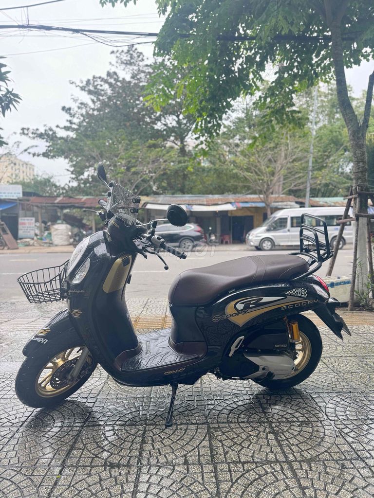 Черные бронзовые диски Honda Scoopy 2023