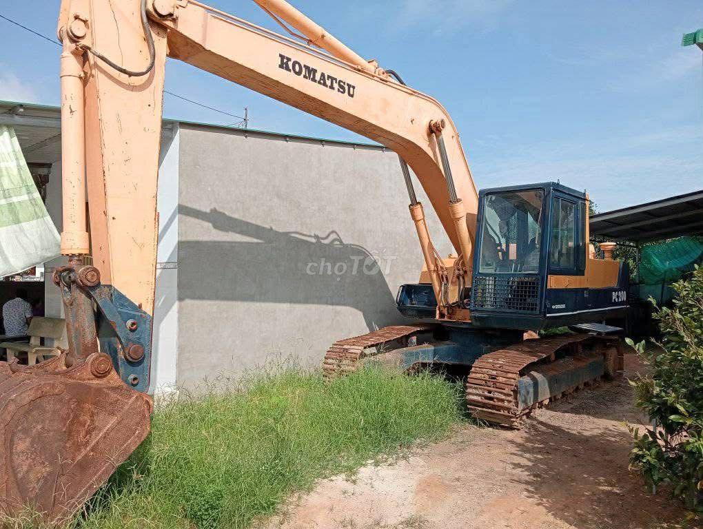 Bán xe múc KOMATSU. Mua bán Phương tiện khác tại Thị xã La Gi Bình Thuận được đăng bởi Nhật Tuyền hình 2