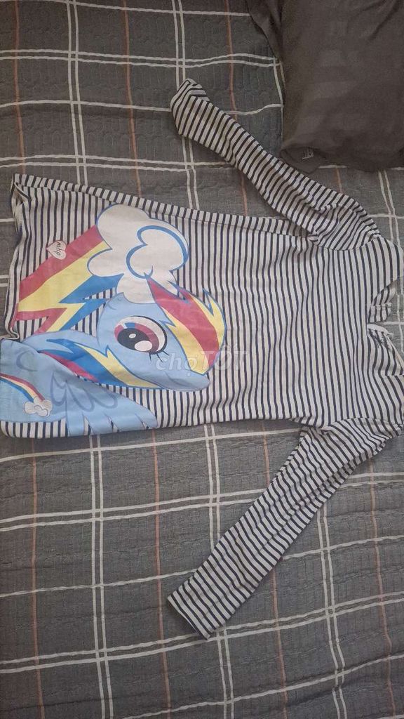 Áo thun dài tay Nữ Cotton Sọc trắng đen Hoạt hình. Mua bán Mẹ và bé tại Quận Hải An Hải Phòng được đăng bởi Ngân Tuyết hình 1