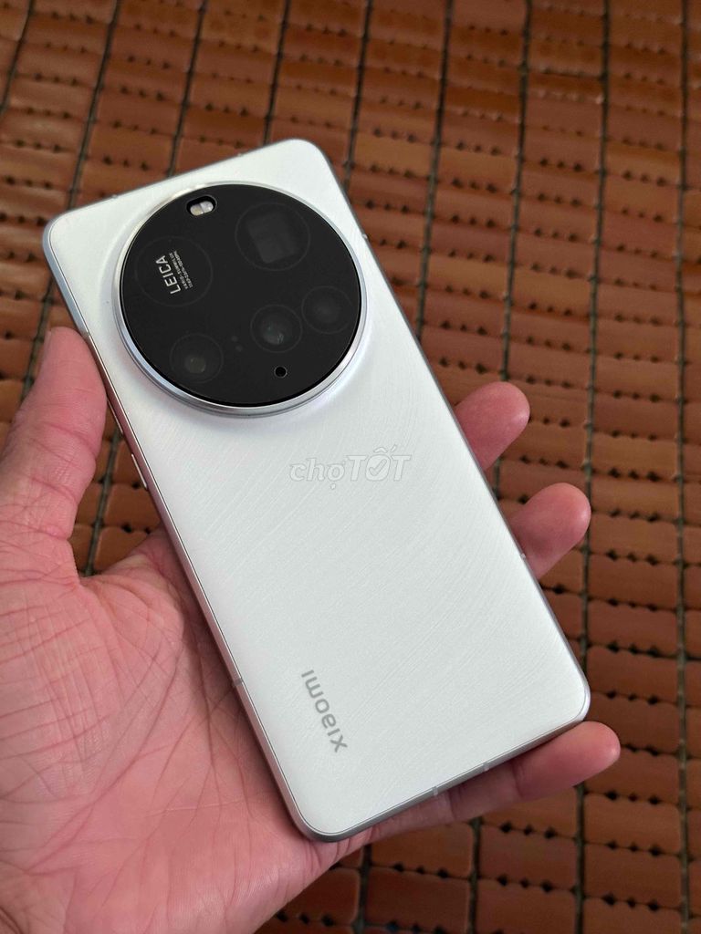 Xiaomi 15 Ultra 12GB/256GB Trắng zin chuẩn bán. Mua bán Điện thoại tại Thành phố Thủ Dầu Một Bình Dương được đăng bởi Hoàng hải hình 1