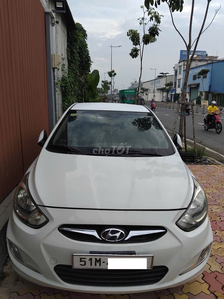 Hyundai Accent 2012 Автомат Белый