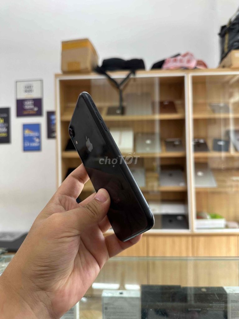 iPhone XR lock 64G zin all Full CN. Mua bán Điện thoại tại Quận Đống Đa Hà Nội được đăng bởi  HT Mobie Trả góp nợ xáu bao duyệt hình 2
