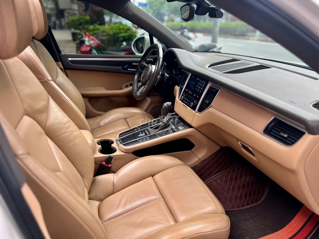 Porsche Macan 2016 model 2017, xe đẹp, xem là Ưng. Mua bán Ô tô tại Quận Long Biên Hà Nội được đăng bởi Long Biên Cars hình 10