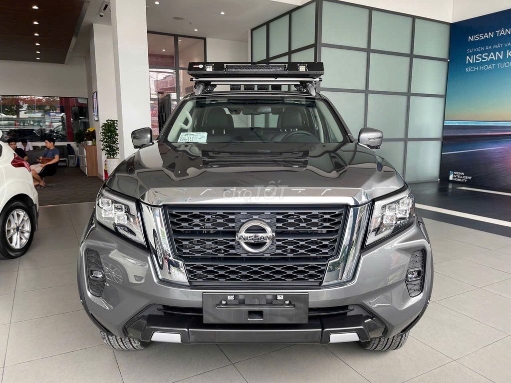 Nissan Navara Pro4X _ Miễn phí 100% Phí Trước Bạ