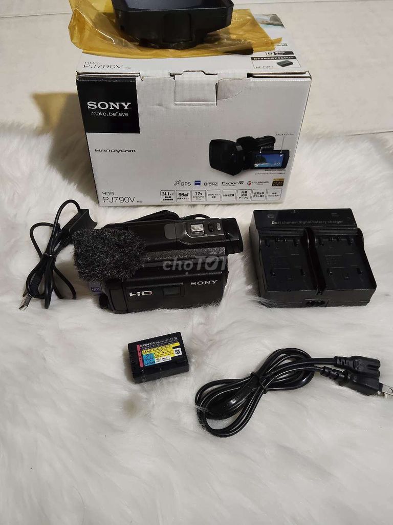 Máy quay phim Sony PJ790 Đen Đã sử dụng. Mua bán Máy ảnh, Máy quay tại Thành phố Thuận An Bình Dương được đăng bởi Nguyễn Thanh Tuấn hình 1