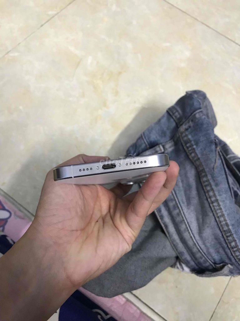 Apple iPhone 15 Pro Max 256GB Trắng Mỹ 83%. Mua bán Điện thoại tại Huyện Gia Lâm Hà Nội được đăng bởi Quyển hình 1