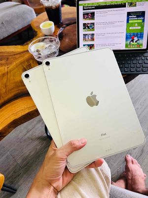 iPad Pro 11inch 64G Silver . wifi + 5G. Mua bán Máy tính bảng tại Quận Gò Vấp Tp Hồ Chí Minh được đăng bởi Cửa Hàng ĐTDĐ KHA MOBILE