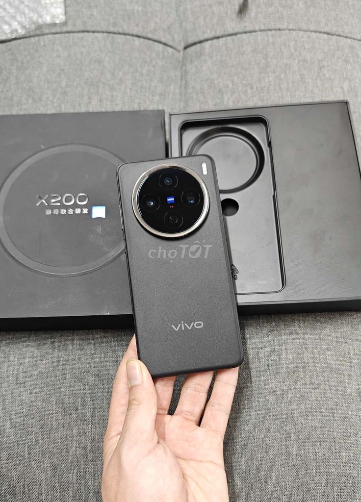 Vivo X200 12/256 Fullbox Mới Kích 1 Tuần, Pin 6000