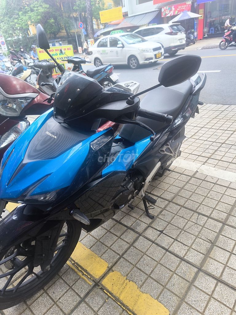 Chưa qua sửa chữa, vỏ hơi xấu, máy móc còn ngonnnn. Mua bán Xe máy tại Quận 5 Tp Hồ Chí Minh được đăng bởi Octopus Onions hình 3