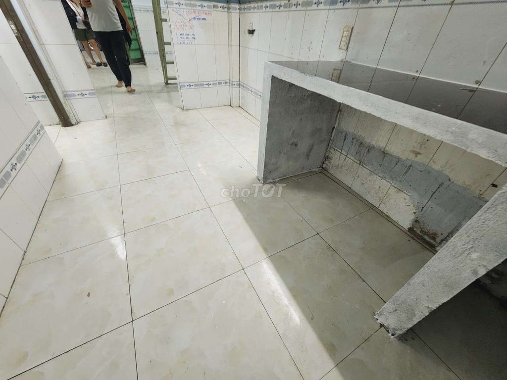 Cho thuê nhà làm vp hay kho xưởng dt 5,3×11 gác lửng đúc 1pn 1wc