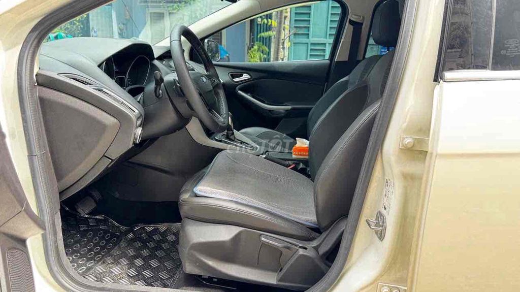 Ford Focus Sport 2018 Trắng 35.000 km. Mua bán Ô tô tại Quận Tân Bình Tp Hồ Chí Minh được đăng bởi Sài Gòn Ford hình 6