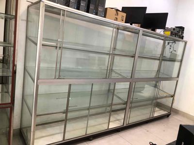 THANH LÝ 2 TỦ KÍNH TRƯNG BÀY CÓ LED. Mua bán Tủ, kệ gia đình tại Thành phố Thủ Đức Tp Hồ Chí Minh được đăng bởi Hoàng Hương