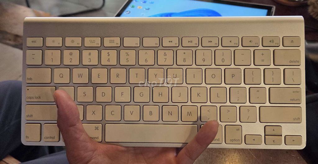 Bàn phím Apple A1314 Bluetooth Bạc. Mua bán Phụ kiện (Màn hình, Chuột...) tại Quận 4 Tp Hồ Chí Minh được đăng bởi THANHKHOA hình 1