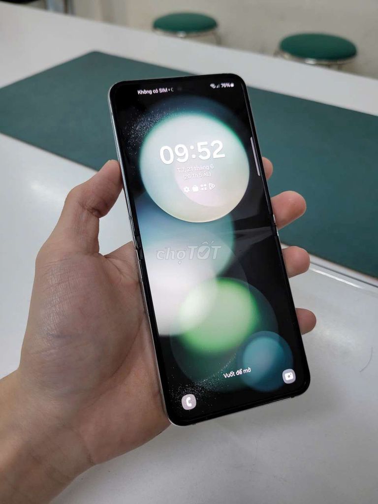 Samsung Galaxy Z Flip5  hồng 2sim có góp. Mua bán Điện thoại tại Quận Phú Nhuận Tp Hồ Chí Minh được đăng bởi Minh phương hình 1