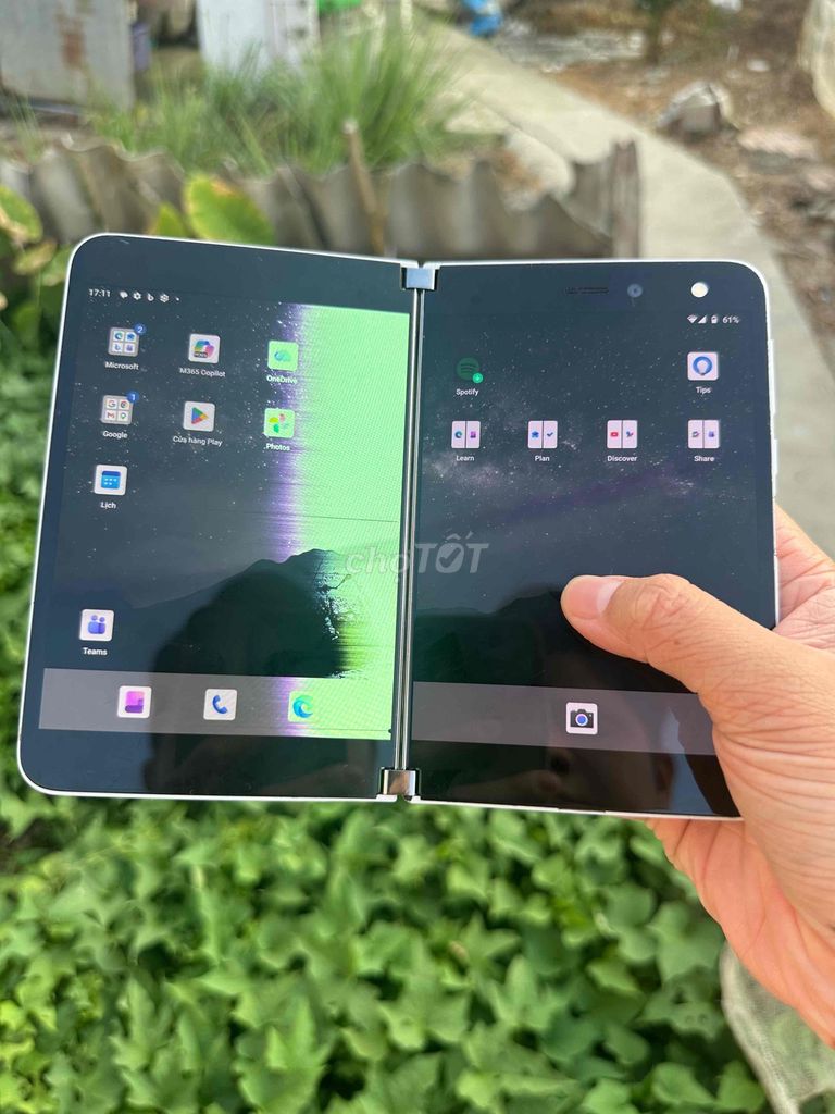 Microsoft Surface Duo Trắng. Mua bán Điện thoại tại Huyện Gò Công Đông Tiền Giang được đăng bởi Phong Vũ hình 1