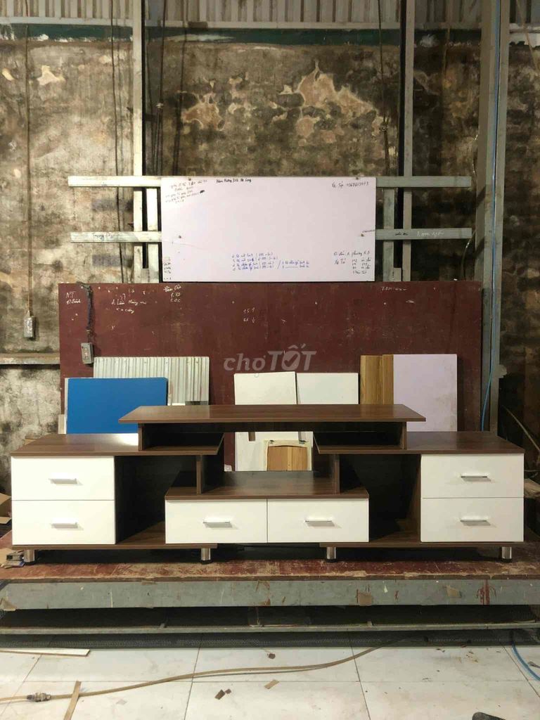 Kệ Tivi Gỗ Công Nghiệp. Mua bán Tủ, kệ gia đình tại Huyện Thạch Thất Hà Nội được đăng bởi Nội Thất Tùng Mai hình 1