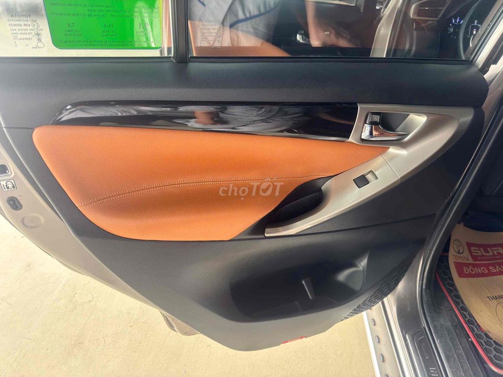 Toyota Innova 2.0G 2018 màu đồng xe gia đình chuẩn. Mua bán Ô tô tại Quận Gò Vấp Tp Hồ Chí Minh được đăng bởi Đại lý chính hãng xe qua sử dụng Toyota Sài Gòn hình 5