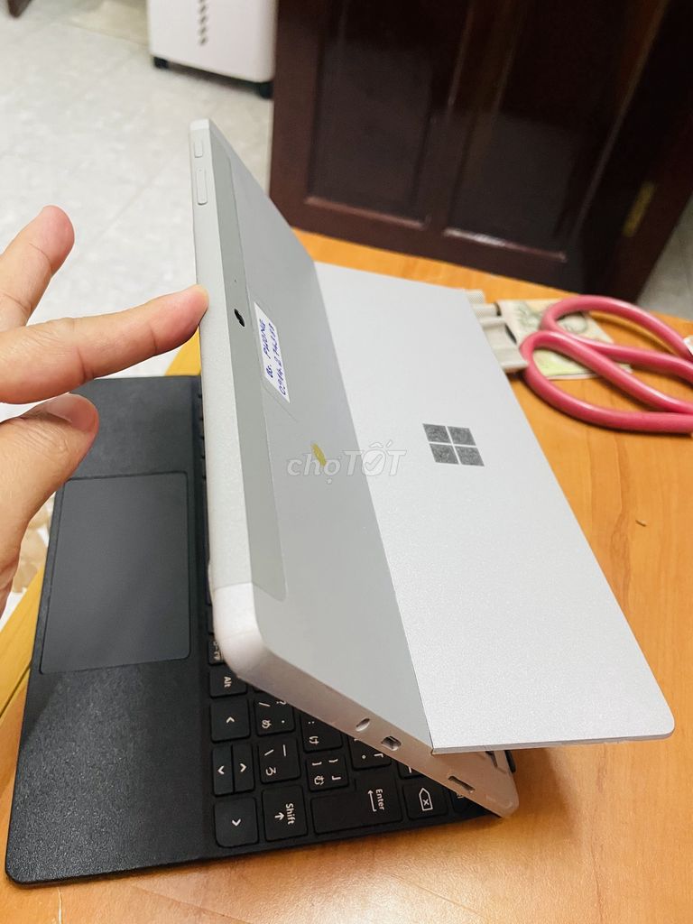 Microsoft Surface Go 2 Bạc 8GB/128GB. Mua bán Laptop tại Thành phố Vũng Tàu Bà Rịa - Vũng Tàu được đăng bởi Lưu tuấn Phong  hình 1