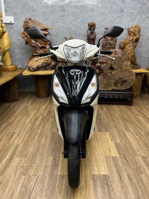Honda Vision dàn áo đẹp, máy móc bao êm