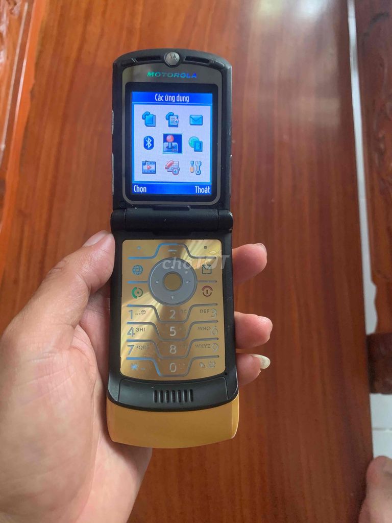 Motorola Nắp gập màu Vàng. Mua bán Điện thoại tại Thành phố Long Xuyên An Giang được đăng bởi Mỹ Thới hình 1