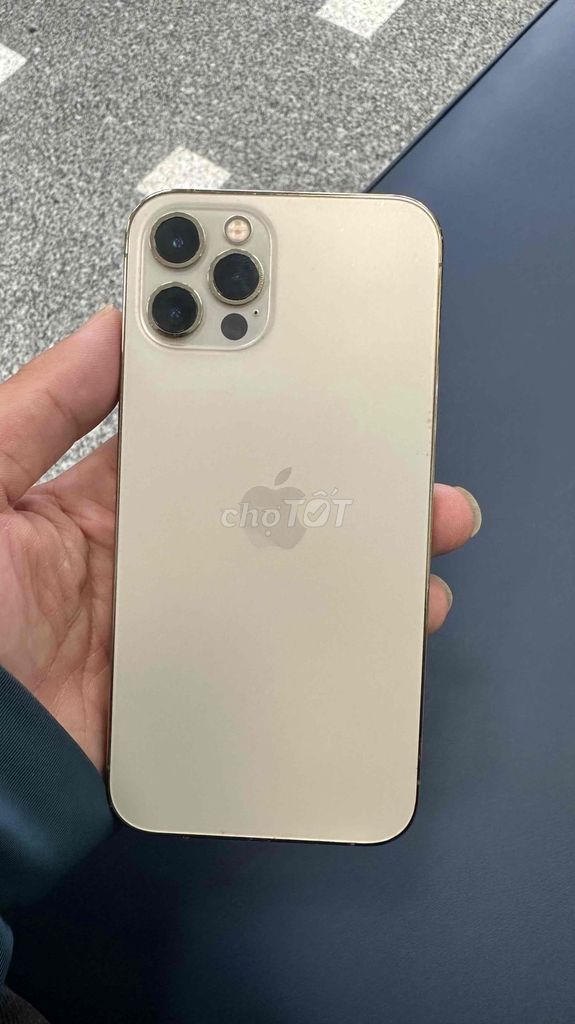 Apple iPhone 12 Pro 256Gb Vàng 96%. Mua bán Điện thoại tại Thị xã Bến Cát Bình Dương được đăng bởi Vinh Nguyễn hình 1