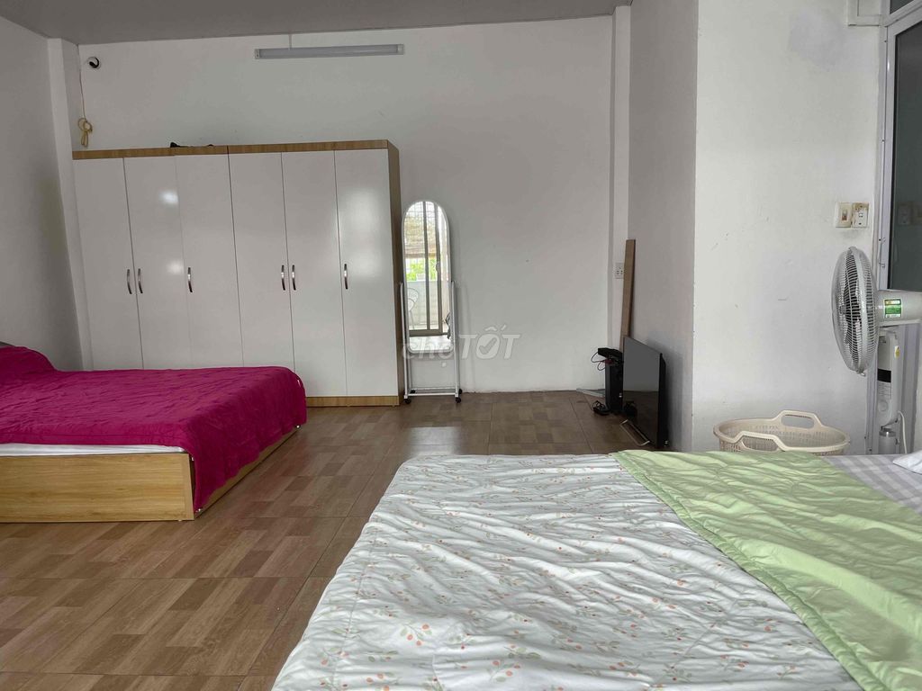 tầng 2 ở ngõ 76 An Dương - ngách 32/43 dt sd 65m2