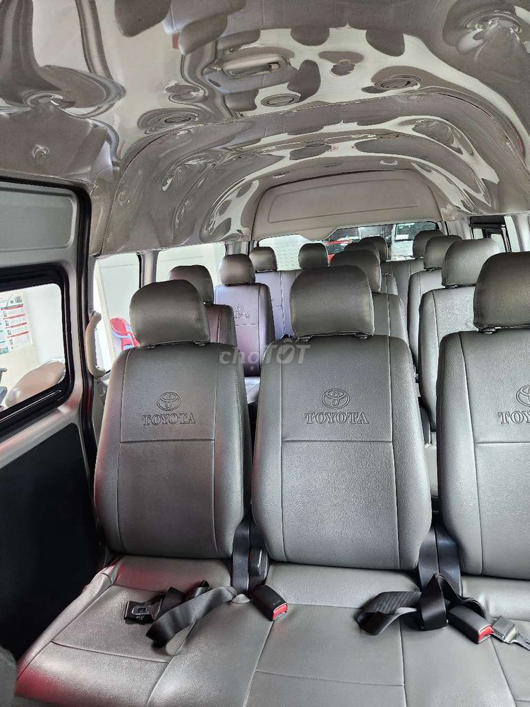Toyota Hiace 2014 tải Van 6N/940kg bằng B2. Mua bán Ô tô tại Huyện Bình Chánh Tp Hồ Chí Minh được đăng bởi TUẤN TRẦN hình 9