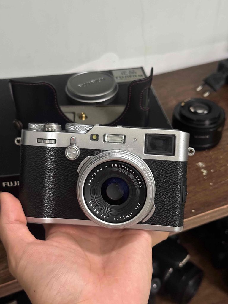 Máy ảnh Fujifilm X100F Bạc, Đen Likenew. Mua bán Máy ảnh, Máy quay tại Quận Thanh Khê Đà Nẵng được đăng bởi Lê Văn Thống hình 1