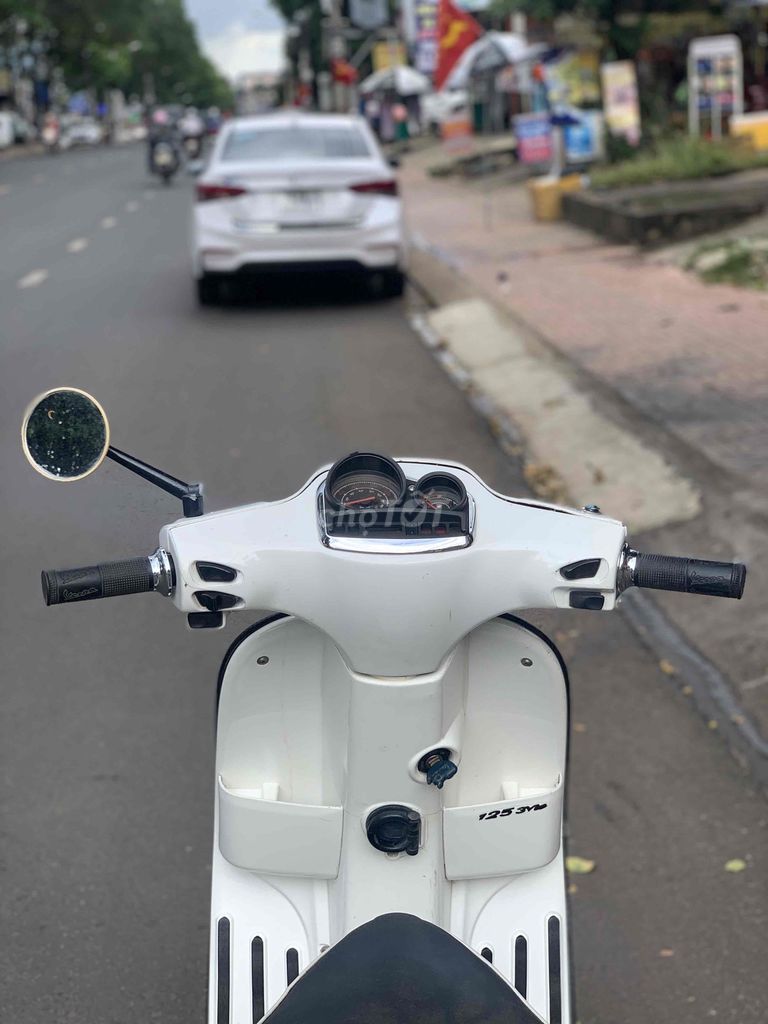 BÁN VESPA ĐÈN VUÔNG CÓ TRẢ GÓP KHÔNG CẦN TRẢ TRUOC. Mua bán Xe máy tại Thành phố Buôn Ma Thuột Đắk Lắk được đăng bởi XE MÁY ĐÔNG TÚ hình 4