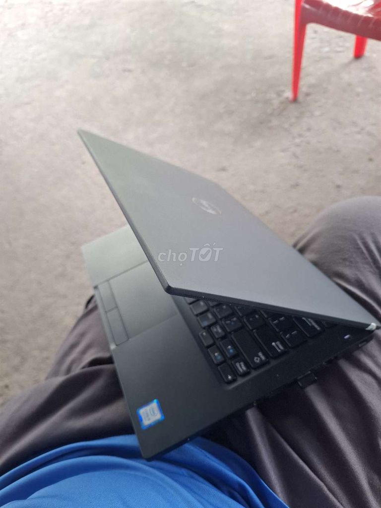 Dell Latitude 7390 i5-8250U 8GB/256GB SSD. Mua bán Laptop tại Huyện Bến Lức Long An được đăng bởi Đức Anh hình 1