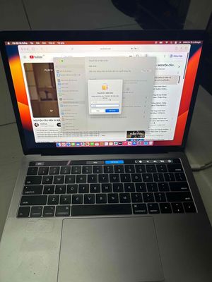 Apple MacBook Pro 13-inch i5 8GB/256GB Xám