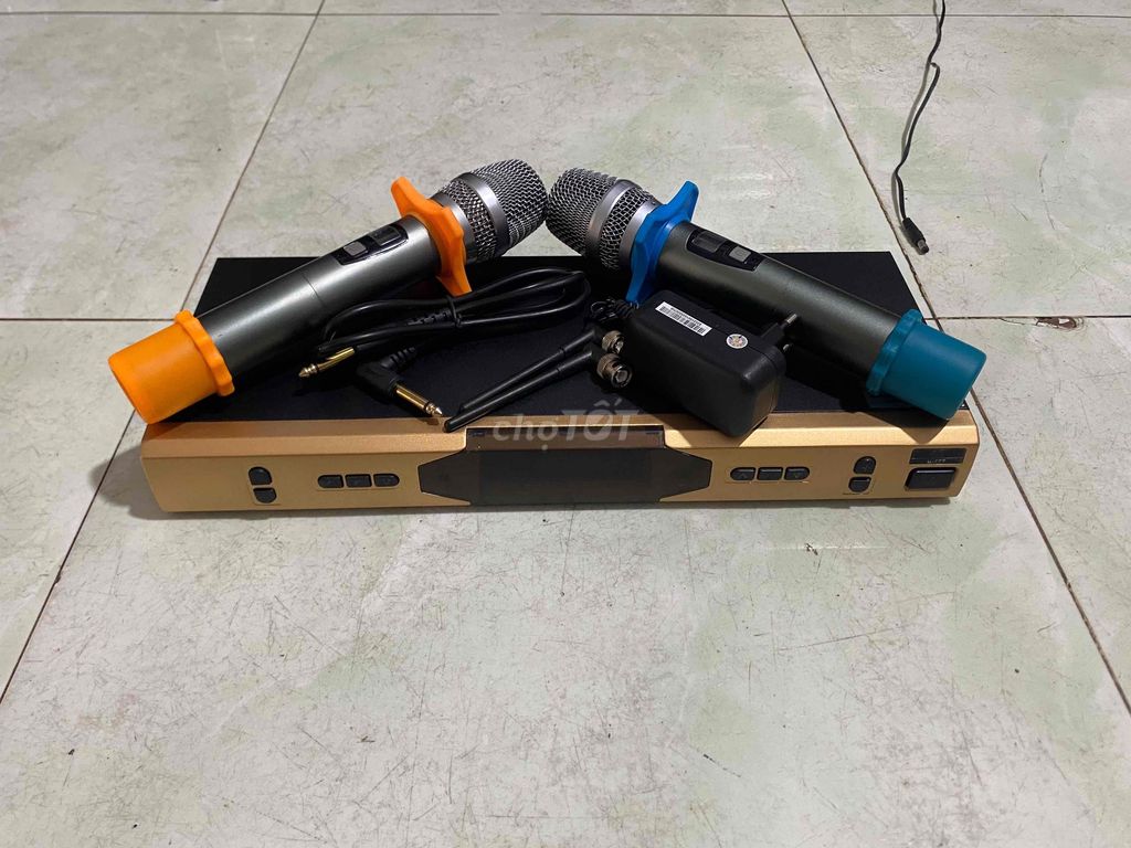 Micro karaoke 780 Vàng, Xám. Mua bán Tivi, Âm thanh tại Thành phố Dĩ An Bình Dương được đăng bởi mỷ huyền dỉ an BD hình 1