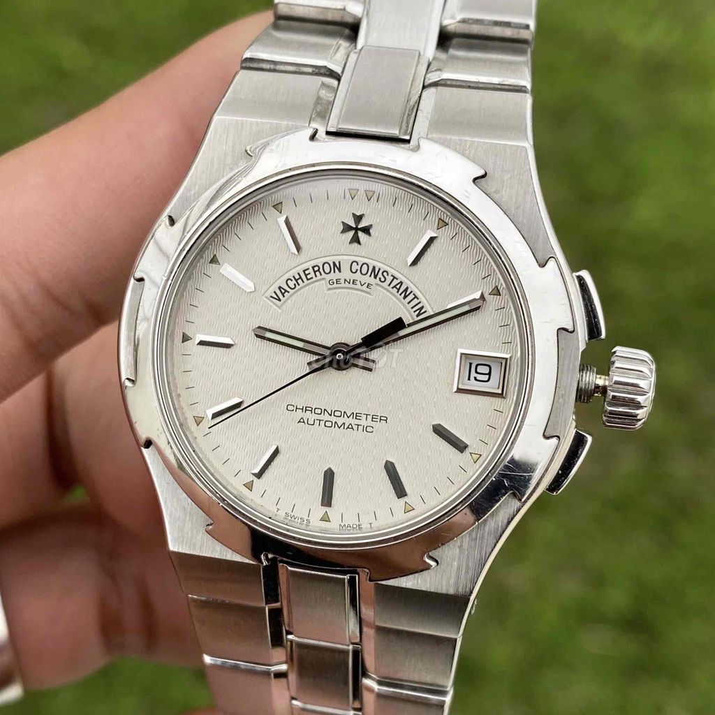 VACHERON CONSTANTIN OVERSEAS 42050/423A. Mua bán Đồng hồ tại Quận Hoàng Mai Hà Nội được đăng bởi Anh Tuấn hình 1