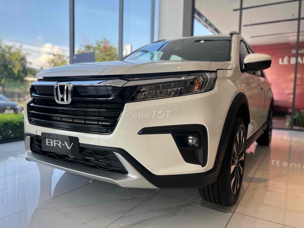 Honda BRV L, Km 71Tr vay ngân hàng bao đậu. Mua bán Ô tô tại Quận 7 Tp Hồ Chí Minh được đăng bởi SHOWROOM HONDA ÔTÔ QUẬN 7 hình 2