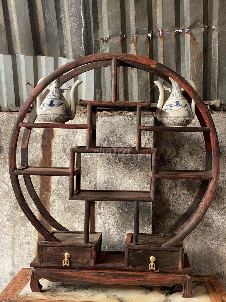 Tủ trưng bày Gỗ Nâu đỏ Cổ điển. Mua bán Đồ sưu tầm, đồ cổ tại Thành phố Thái Nguyên Thái Nguyên được đăng bởi người thật việc thật hình 1