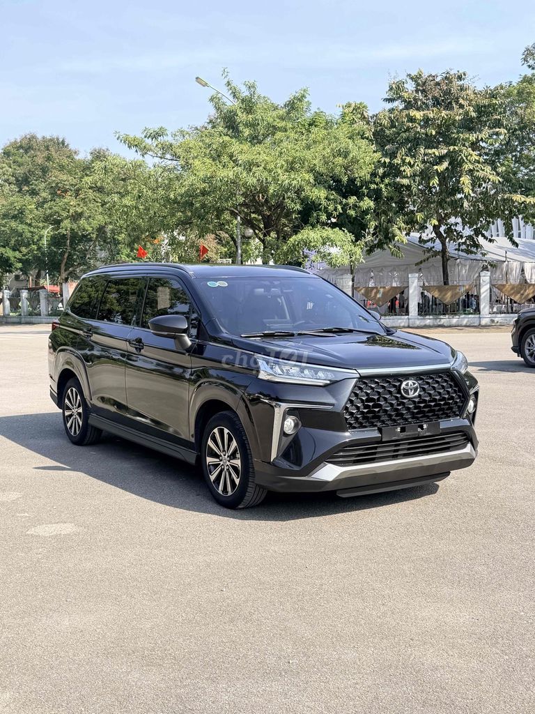 Toyota Veloz 2022 80000 km Đen. Mua bán Ô tô tại Quận Long Biên Hà Nội được đăng bởi Đào Việt Phương hình 5