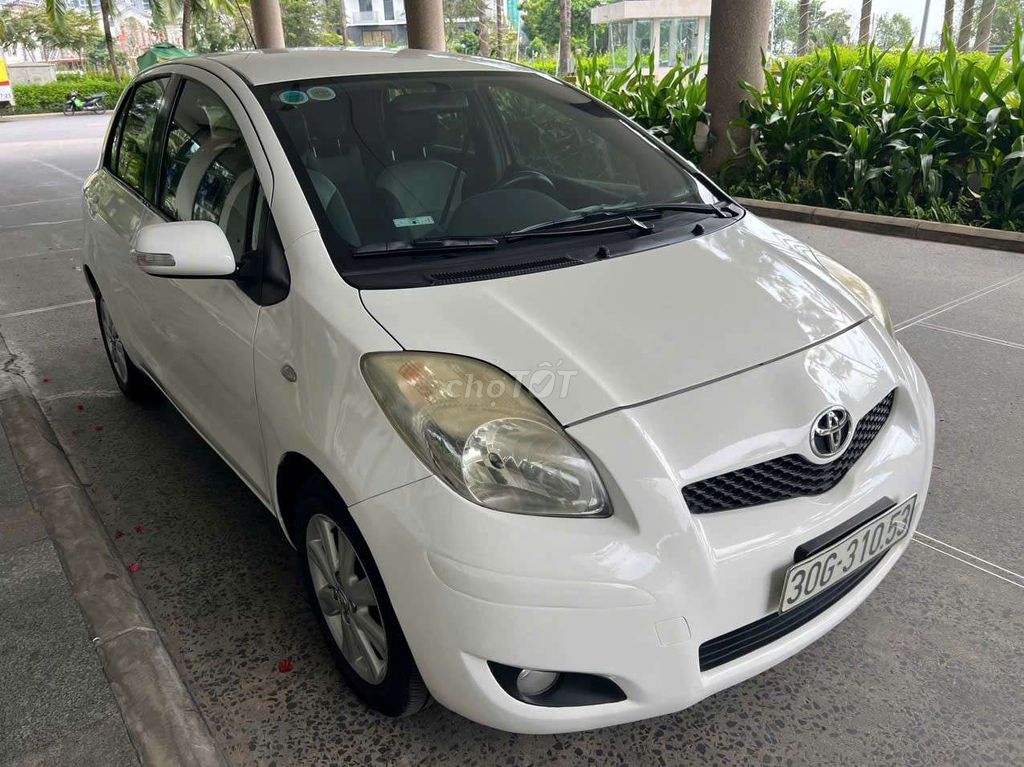 Toyota Yaris màu Trắng. Mua bán Ô tô tại Quận 12 Tp Hồ Chí Minh được đăng bởi TRƯƠNG THÀNH PHÚ hình 4
