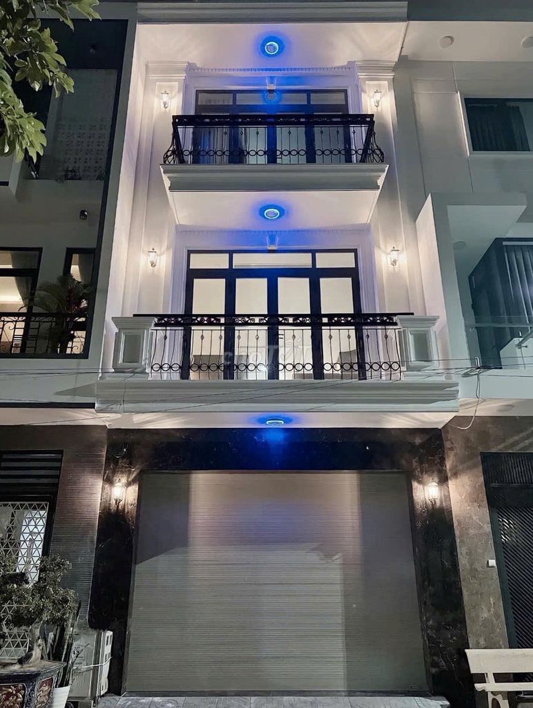 Аренда · 5 комн. · 81 м² · Quận 1, ул. Đường Đặng Dung