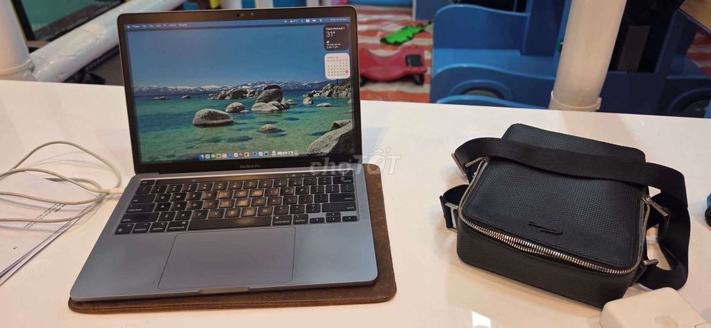 Apple MacBook Pro 13in M2 8GB Xám 98%. Mua bán Laptop tại Thành phố Huế Thừa Thiên Huế được đăng bởi thanh hà hình 1