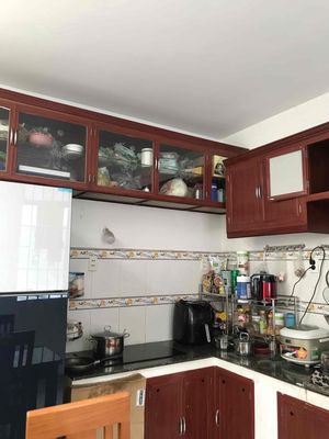Dọn nhà cần thanh lí tủ bếp, cầu thang xoắn. Mua bán Nội thất, đồ gia dụng khác tại Quận Tân Bình Tp Hồ Chí Minh được đăng bởi Vivian Tran