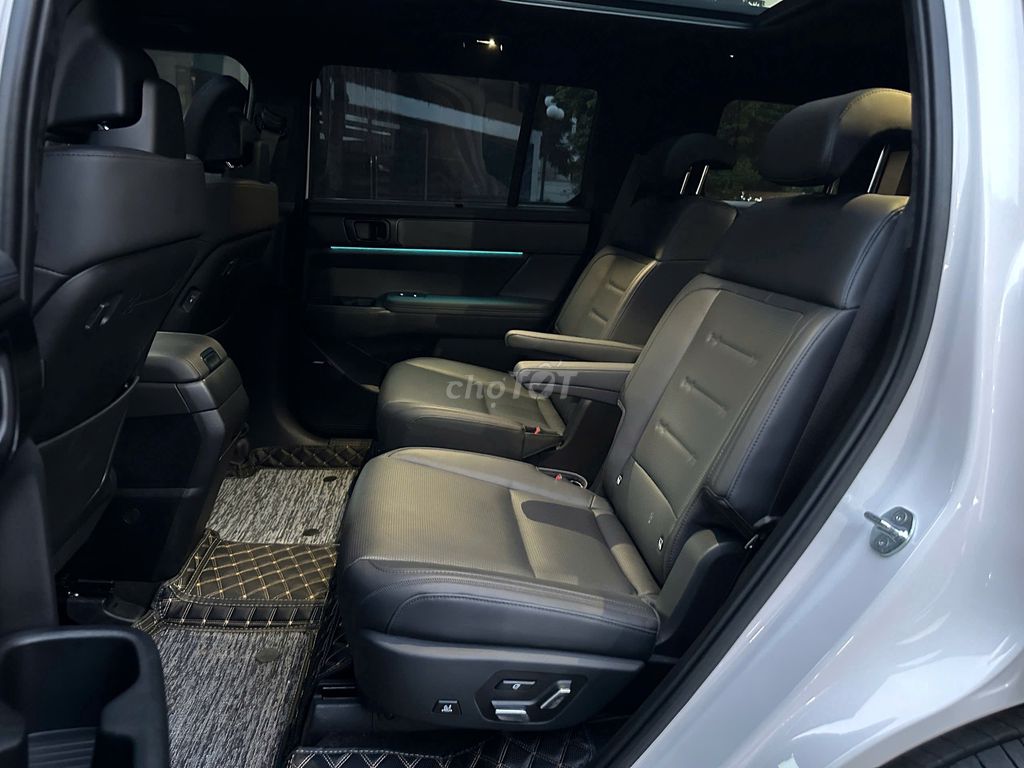 Hyundai SantaFe Calligraphy 2.5L Turbo HTRAC. Mua bán Ô tô tại Quận Bắc Từ Liêm Hà Nội được đăng bởi Phạm Quang Tuấn hình 12