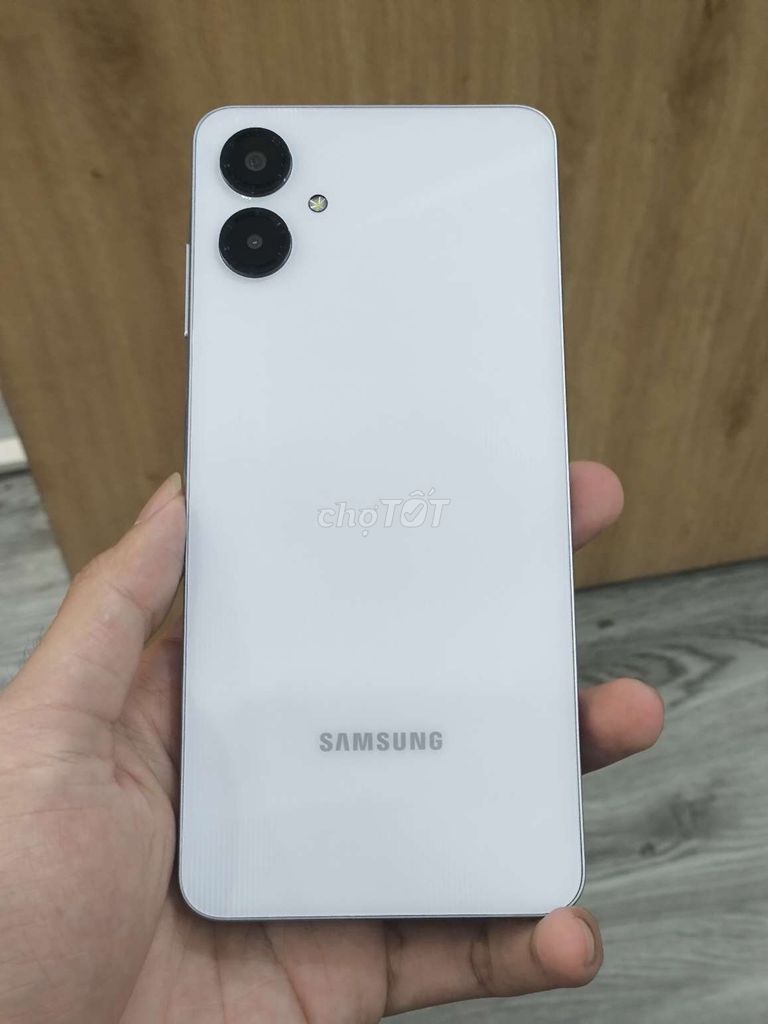 Samsung A06 4/128GB Trắng đẹp zin full cn. Mua bán Điện thoại tại Quận Bình Thạnh Tp Hồ Chí Minh được đăng bởi DKSV hình 1