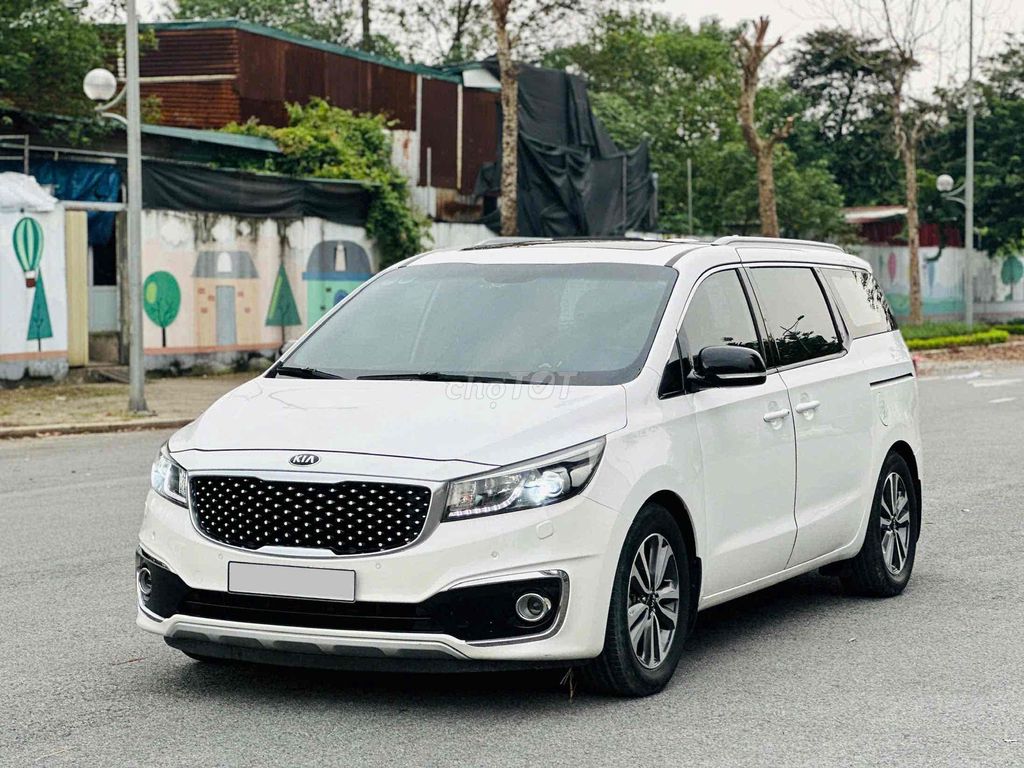 Kia Sedona 2017 3.3 GATH - 99000 km