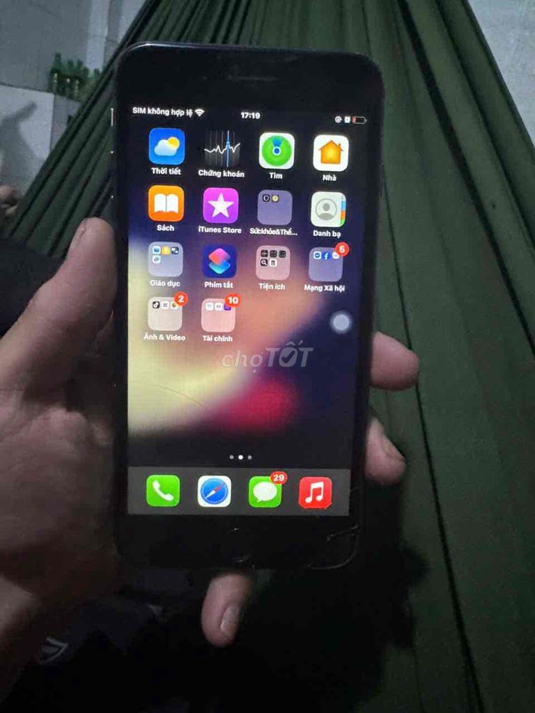 Apple iPhone 8 Plus 64GB Đen Vỡ màn, mất vân tay. Mua bán Điện thoại tại Huyện Bàu Bàng Bình Dương được đăng bởi Hà thế tài  hình 1
